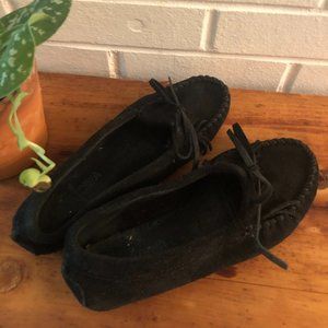 Minnetonka "Kitty" Moccasins in Black